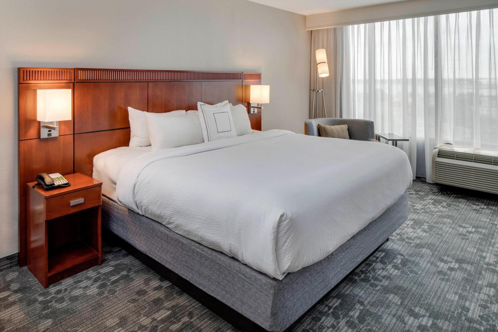 Hotel Courtyard By Marriott Boston Logan Airport Extérieur photo