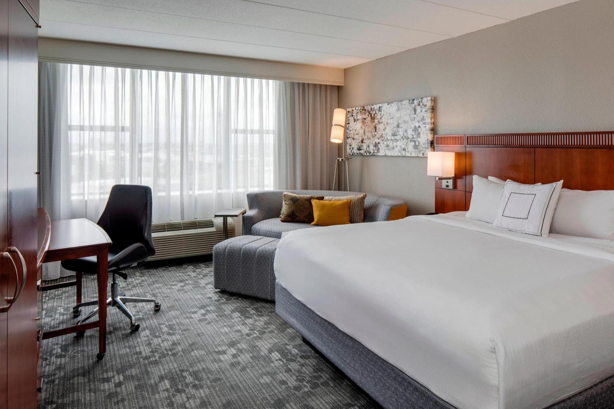 Hotel Courtyard By Marriott Boston Logan Airport Extérieur photo