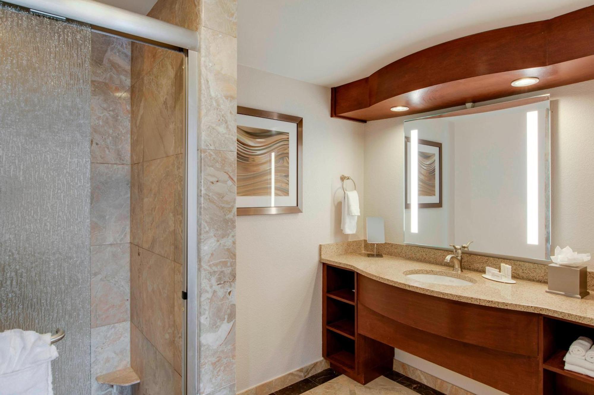 Hotel Courtyard By Marriott Boston Logan Airport Extérieur photo