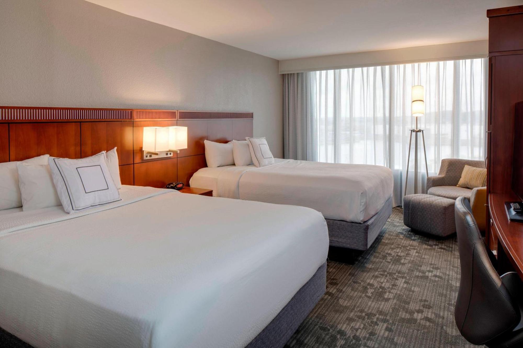 Hotel Courtyard By Marriott Boston Logan Airport Extérieur photo