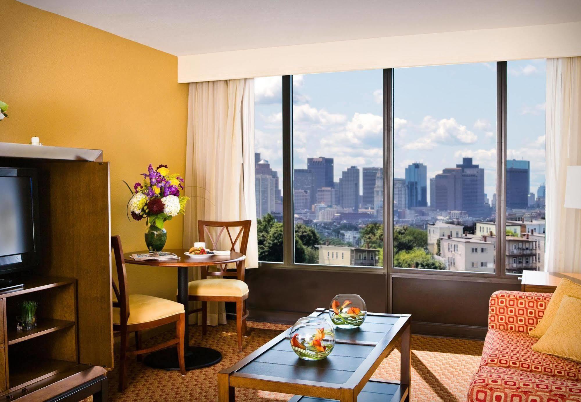 Hotel Courtyard By Marriott Boston Logan Airport Extérieur photo